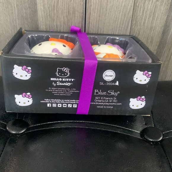 New Blue Sky Clayworks Halloween Hello Kitty Cat & Pumpkin Salt & Pepper Shakers - Picture 10 of 11